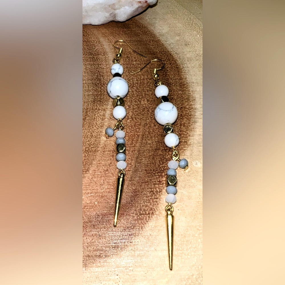 Set: Howlite -5 Stackable Bracelets And Matching … - image 2